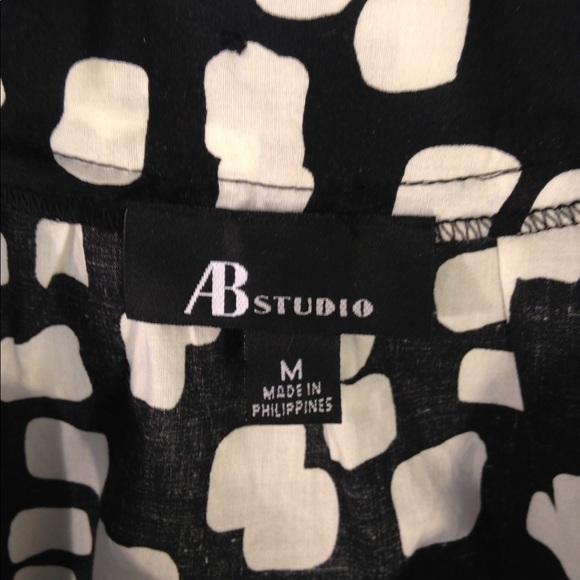 AB Studio Black and Off White Sleeveless Top Medium - Picture 2 of 2